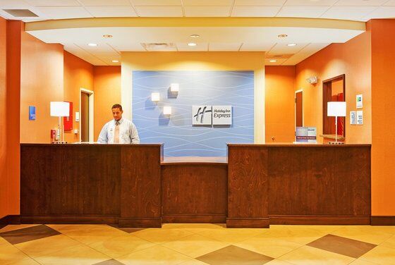 Hotel Express Lauderdale Airport South By Ihg