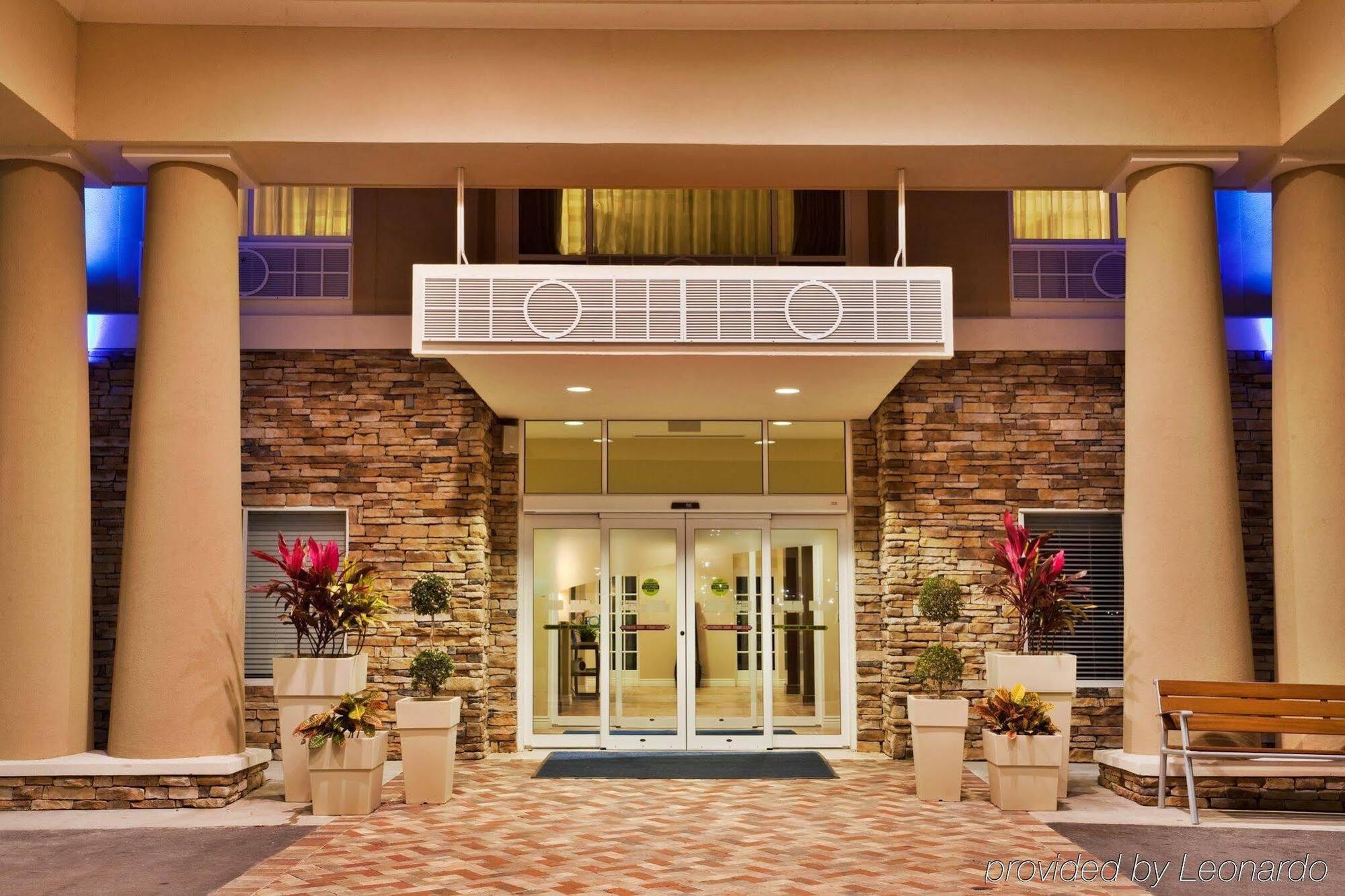 Express Wales North-winter Haven By Ihg Waverly