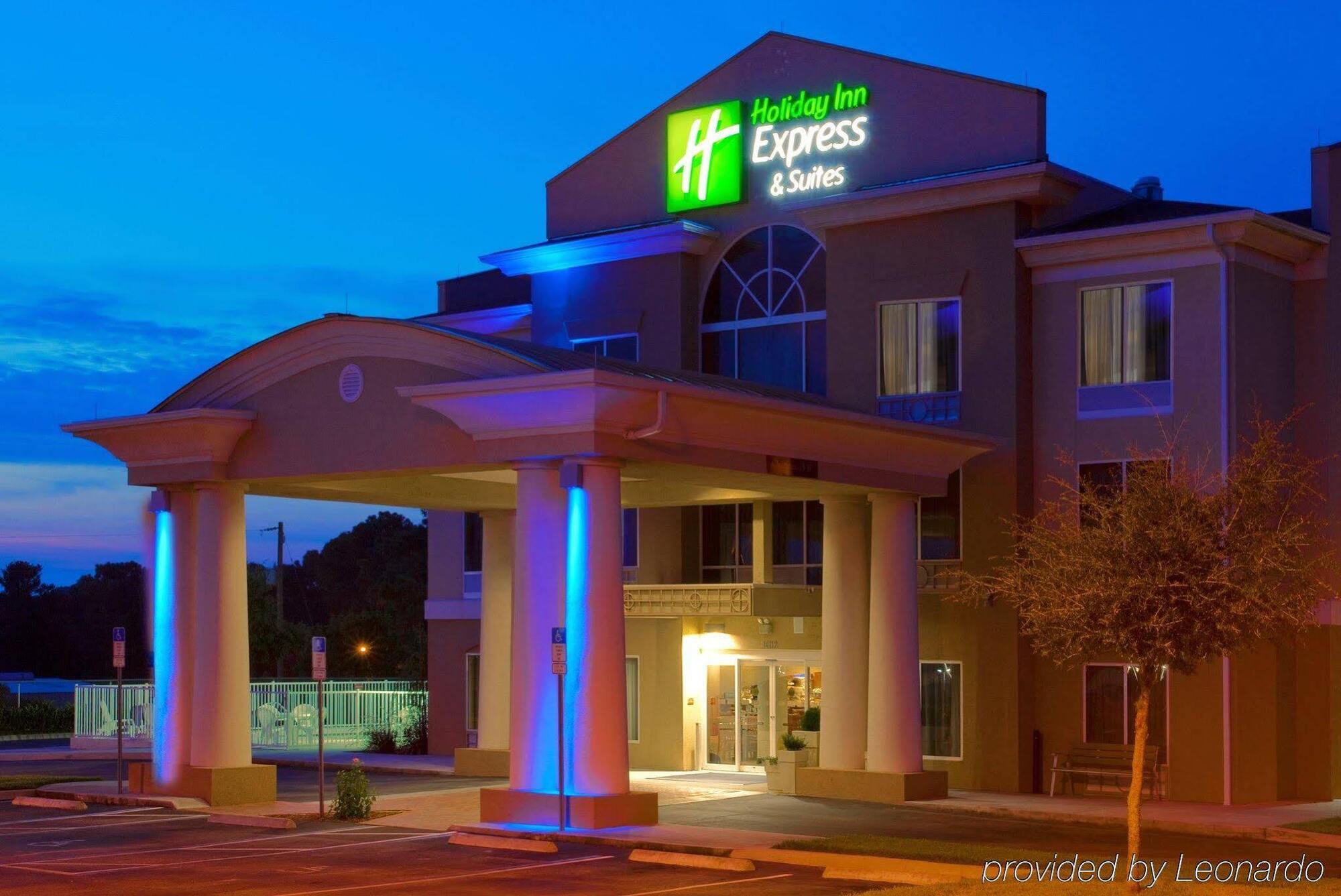 Express & West, An Ihg Hotel Brooksville
