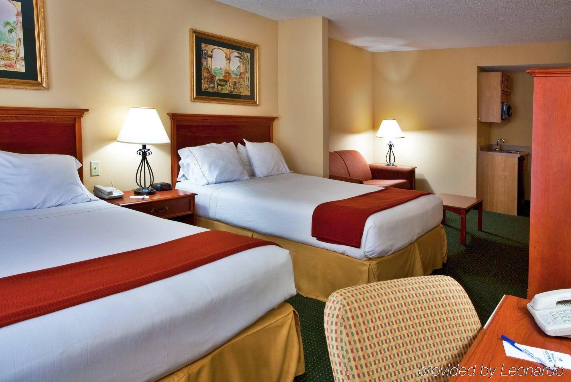 Express & West, An Ihg