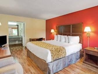 Motel Days By Wyndham South Memorial Hospital Jacksonville