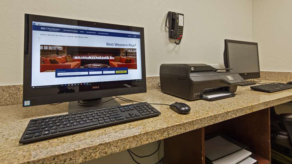 Western Palm Gardens & And Conference Ct