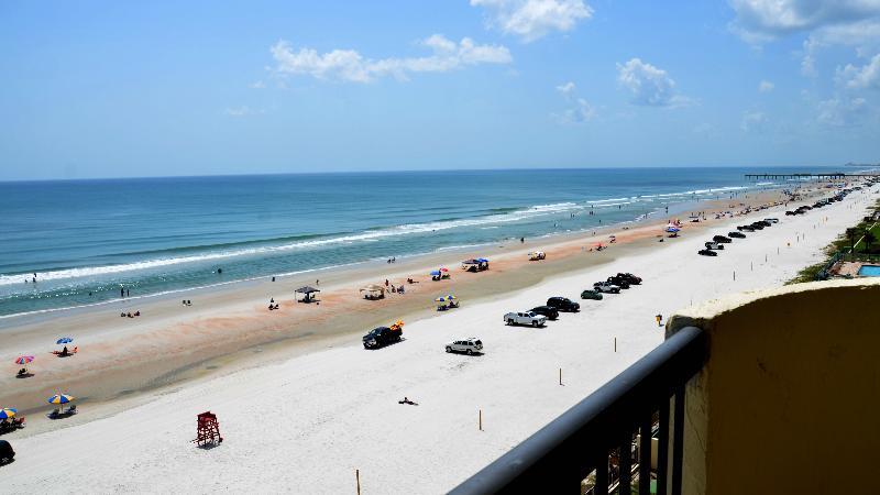 Resort Express & Oceanfront Daytona Shores By Ihg 3*