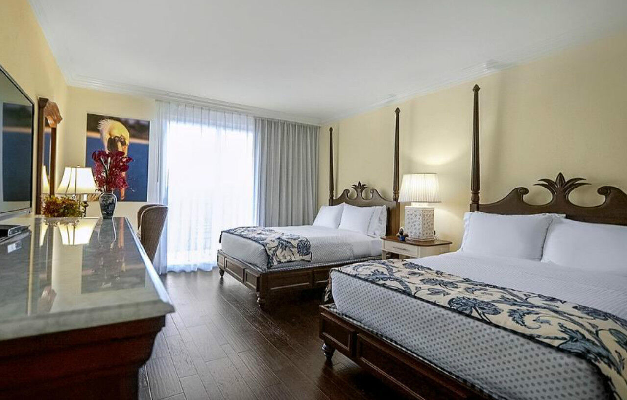 At Pelican Bay 4* Naples