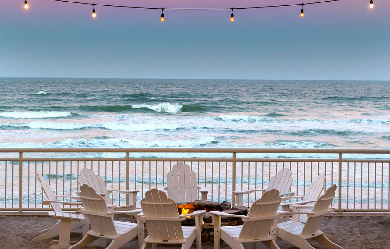 Resort The Shores & 4*