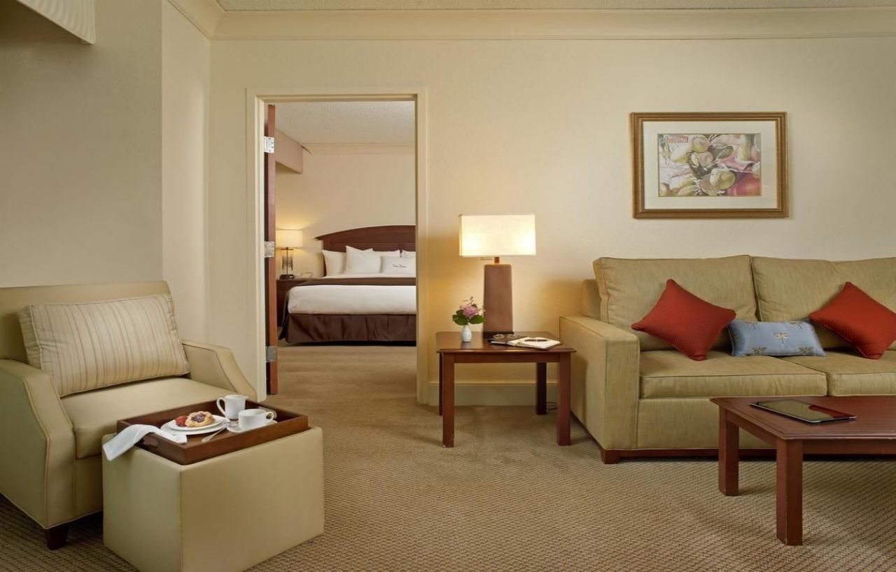 Doubletree By Hilton - Sawgrass Mills 4*
