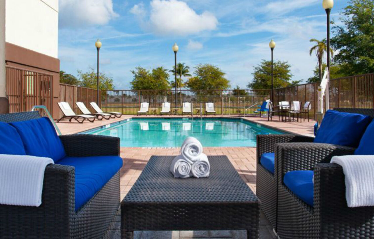 Hotel Sonesta Simply Miami Airport 2*