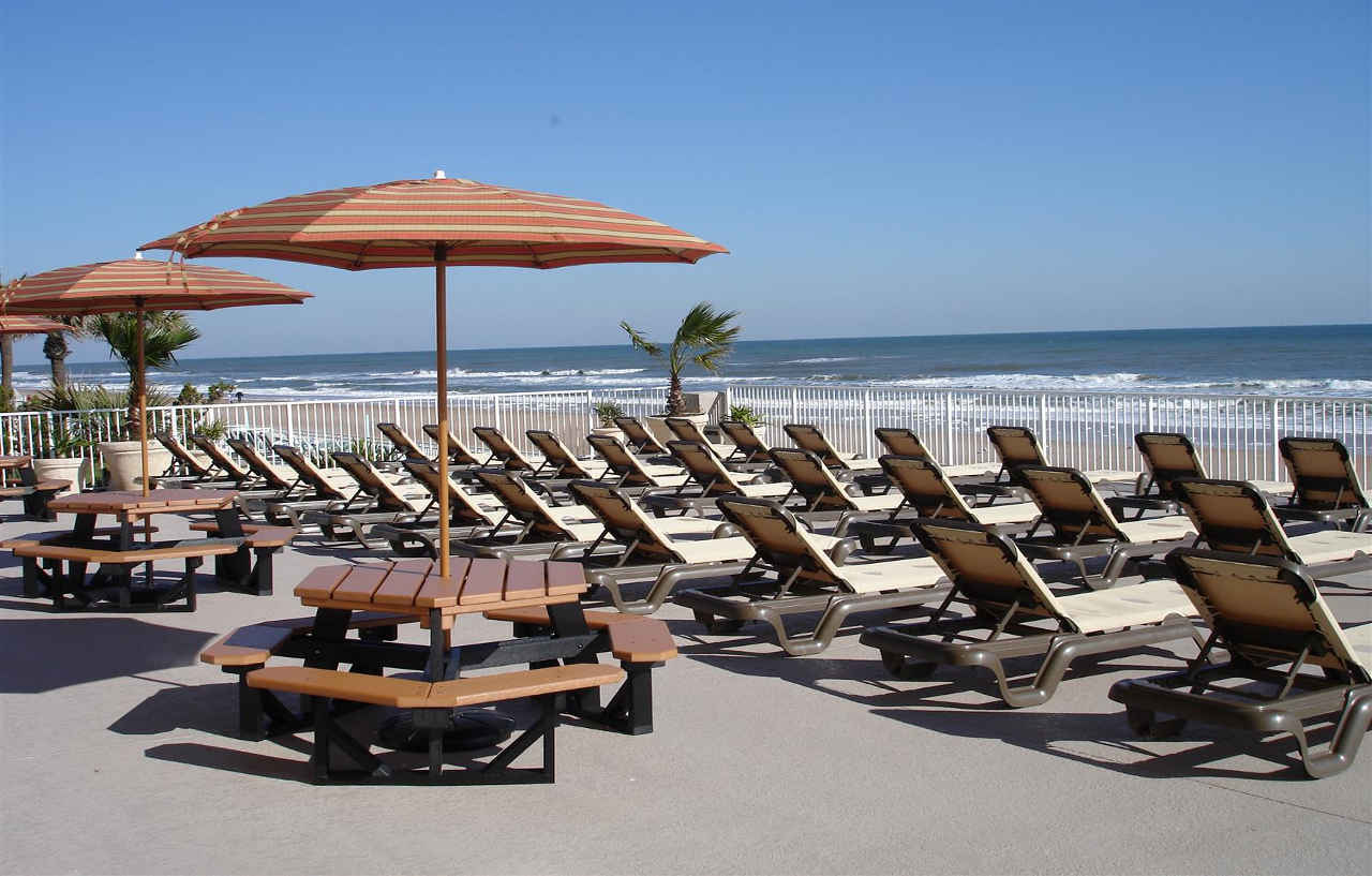 Spark By Hilton Ormond Oceanfront 3*