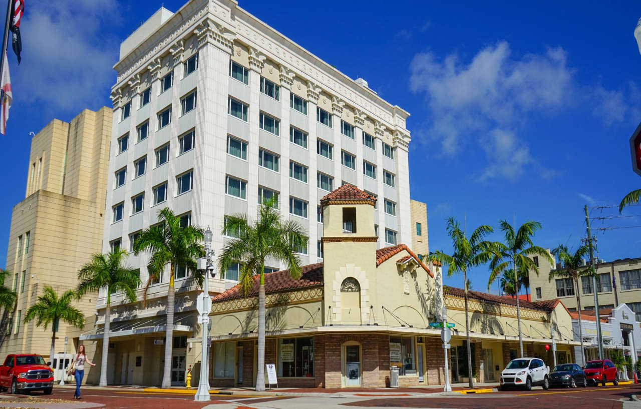 Hotel The Banyan Myers, Tapestry Collection By Hilton 4*