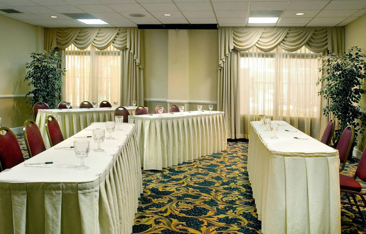 Hotel By Ihg 3*