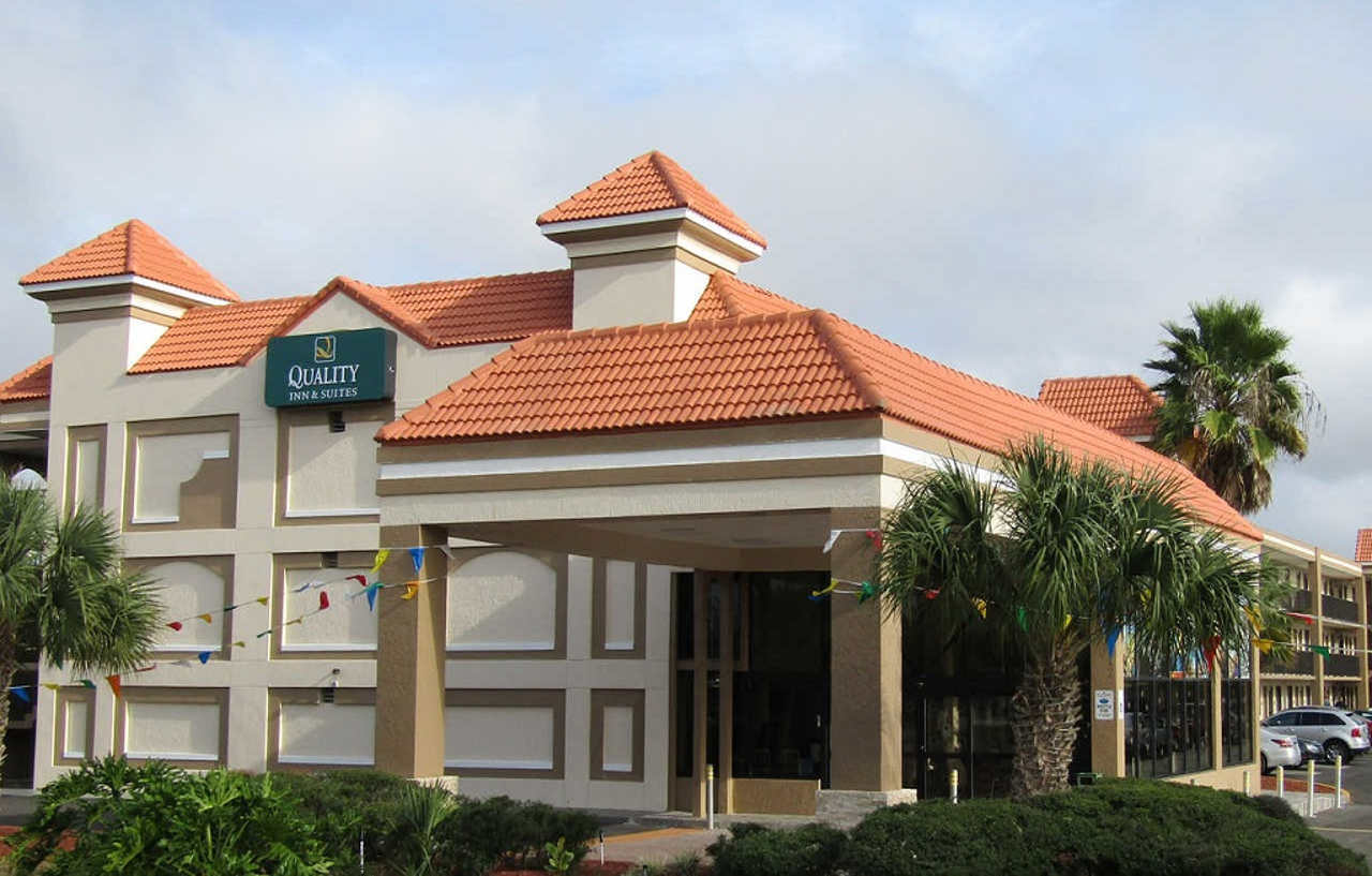 Quality Inn & Suites Kissimmee By The Lake 3*