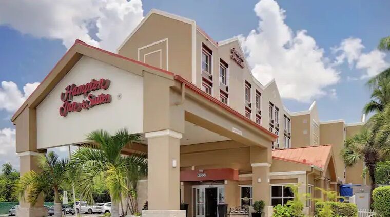 Hotel Hampton & Lauderdale Airport 3*