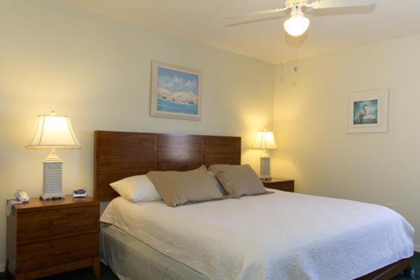 Sandy Pointe Two Bedroom Apartment, Unit 210 Apartment *