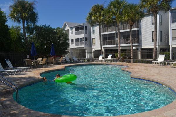 Sandy Pointe Two Bedroom Apartment, Unit 210 Holmes Beach