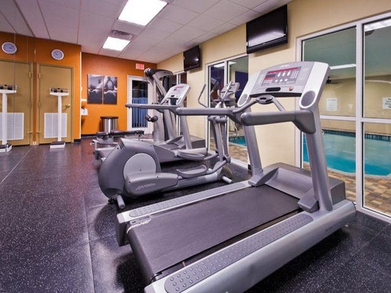 Express & North I-4 By Ihg Hotel 3*
