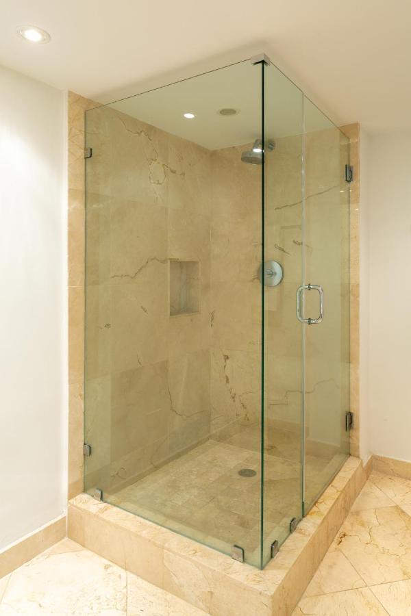 Ocean Breeze And Emerald Water Doral