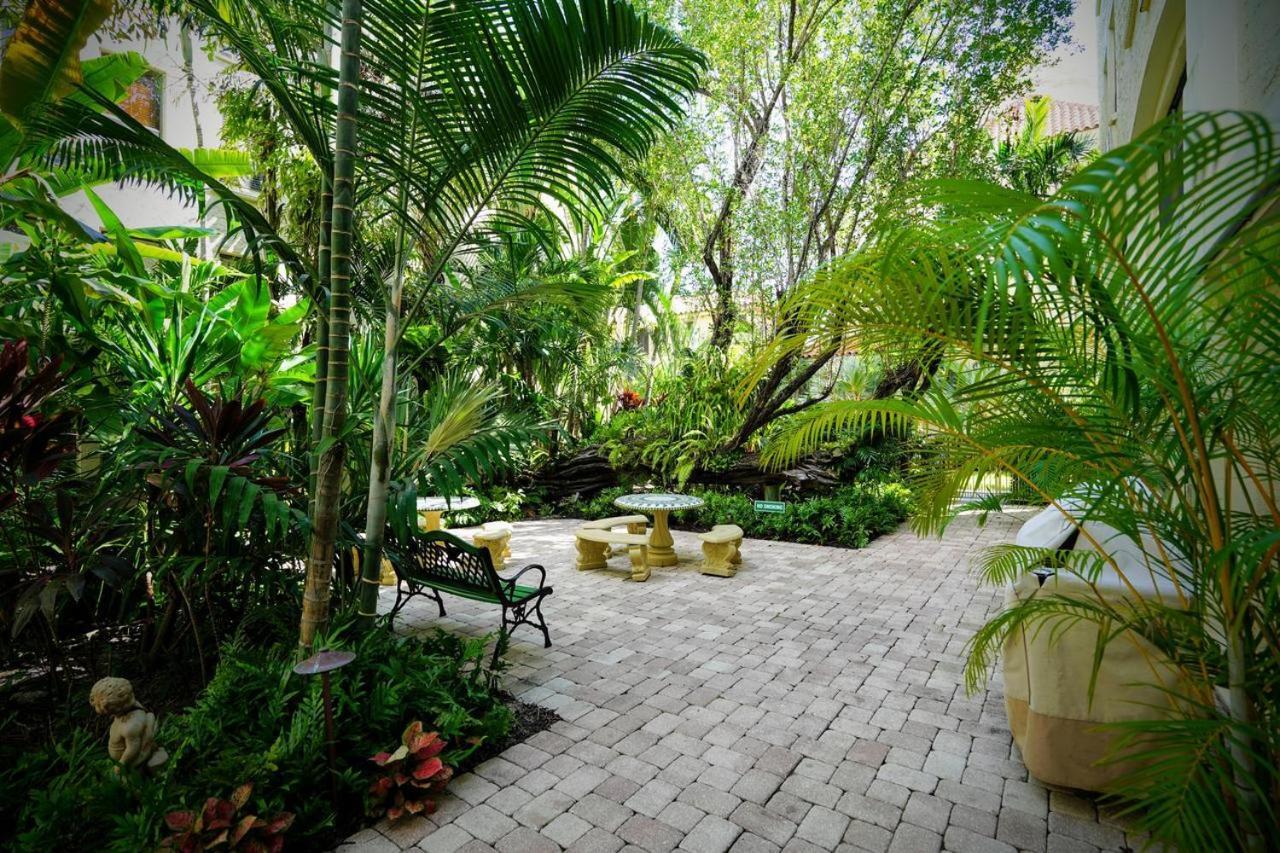 Hemingway At Palm Island Aparthotel 3*