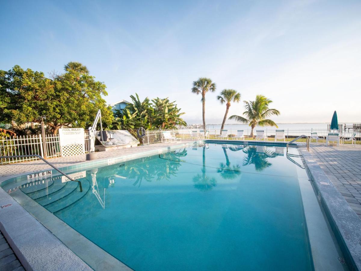 Caribbean Shores Waterfront Hotel