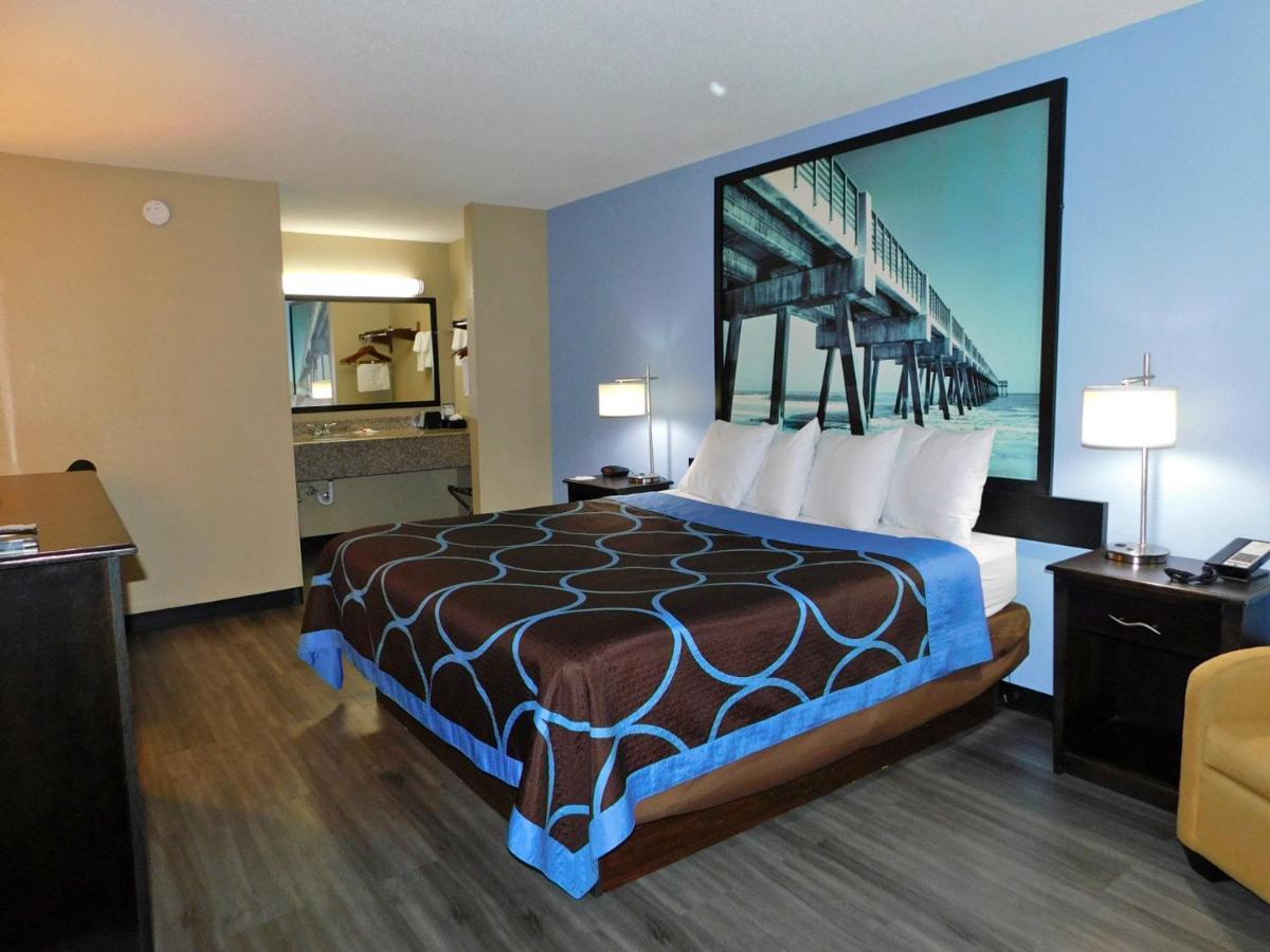 Opulent Oasis Hotel
