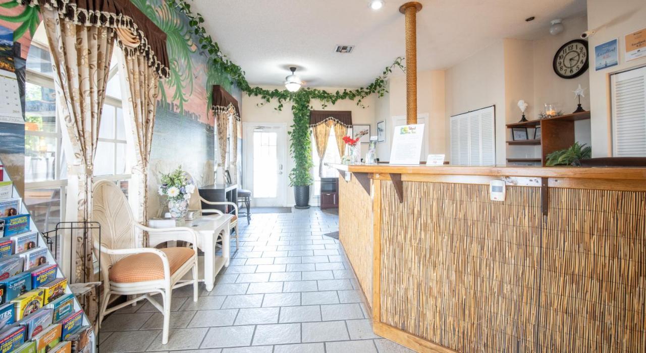 Island Sun & - Venice, Florida Historic Downtown & Getaway Motel 2*