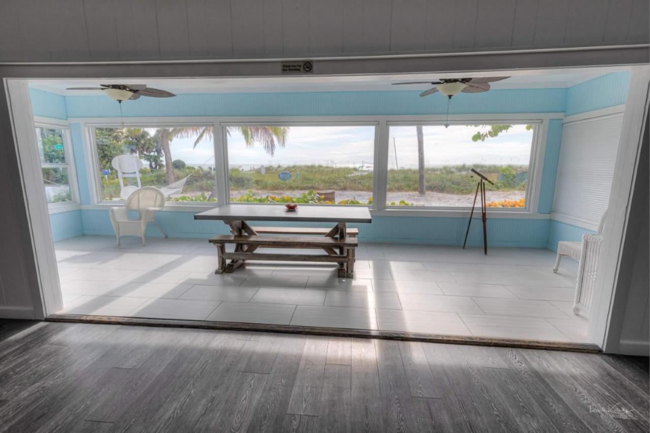 A House On Siesta Beach By Beachside Management *