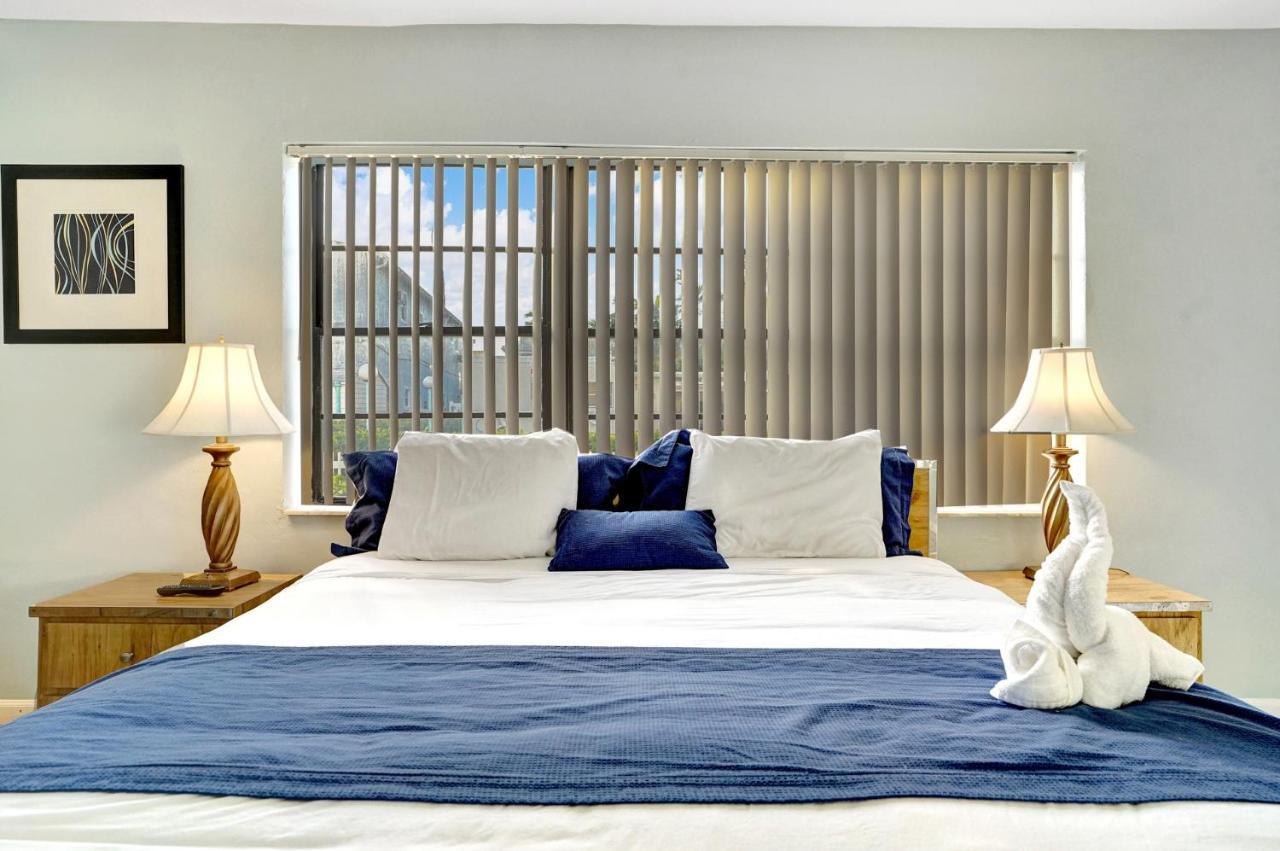 Apartment Neptune Oceanfront Rentals Hollywood
