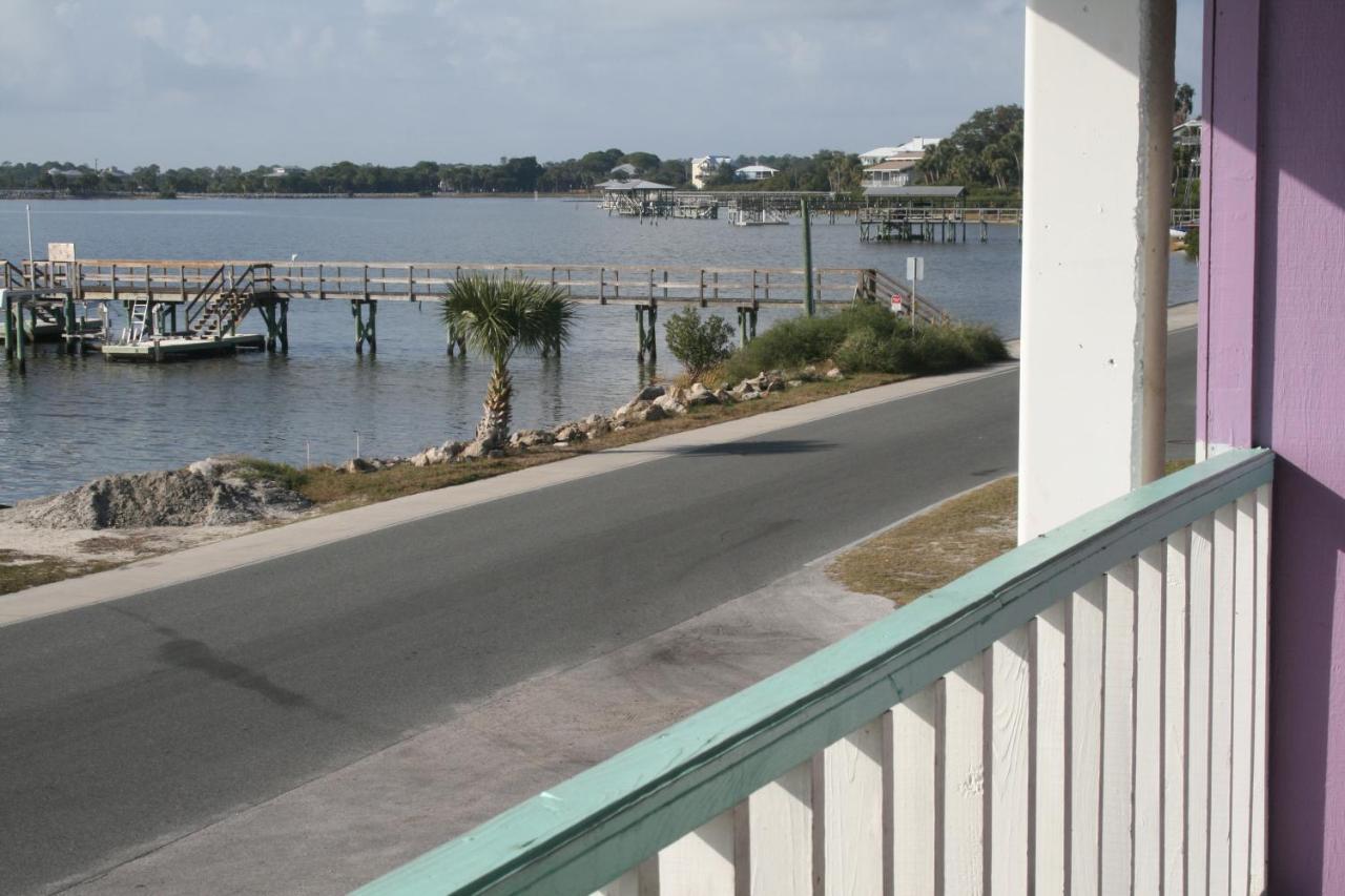 Motel Beach Front Cedar Key