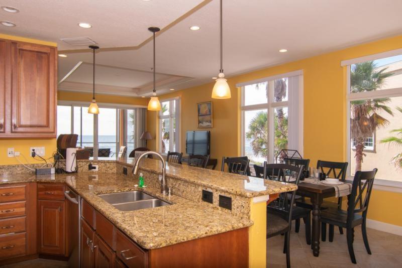 Bradenton Club Three Bedroom Apartment, D * Bradenton Beach