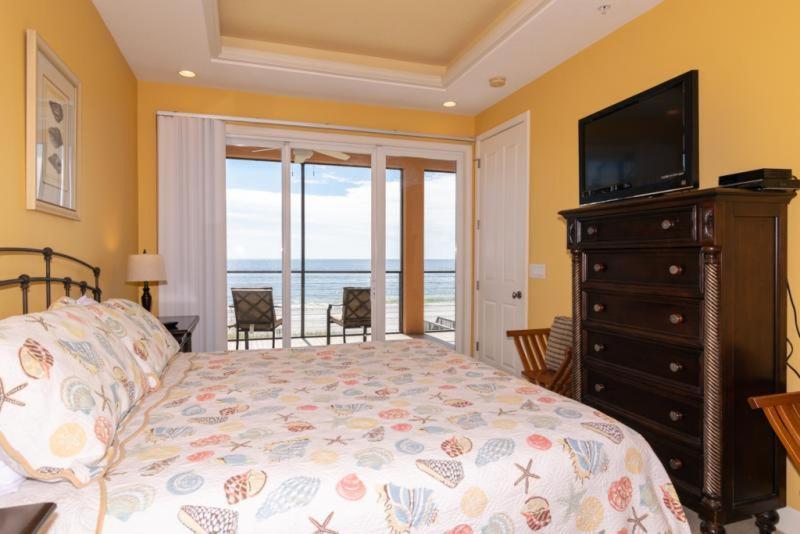 Bradenton Club Three Bedroom Apartment, D Apartment Bradenton Beach