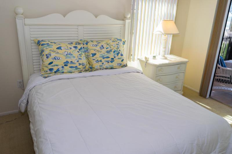 Coquina Moorings Two Bedroom Apartment, 102 Bradenton Beach