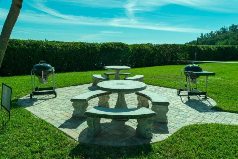 Coquina Moorings Two Bedroom Apartment, 102 Bradenton Beach