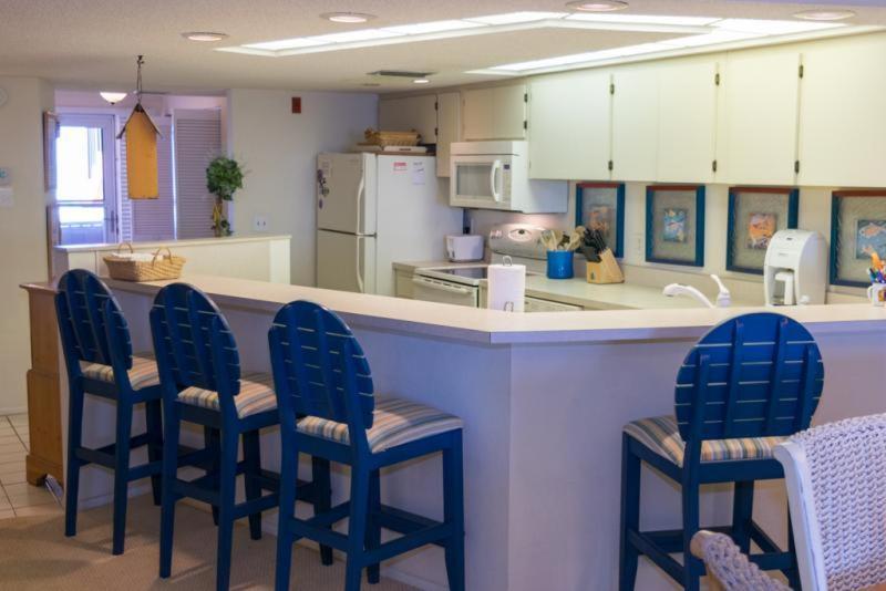 Coquina Moorings Two Bedroom Apartment, 102