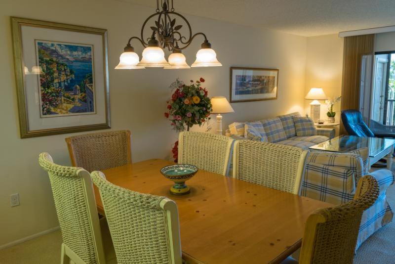 Coquina Moorings Two Bedroom Apartment, 102 Bradenton Beach