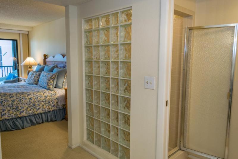 Coquina Moorings Two Bedroom Apartment, 102 * Bradenton Beach