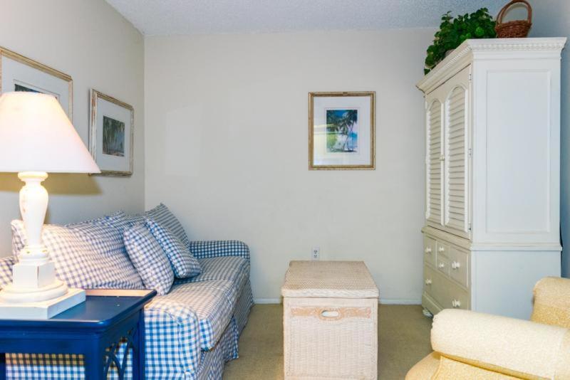 Coquina Moorings Two Bedroom Apartment, 102 *