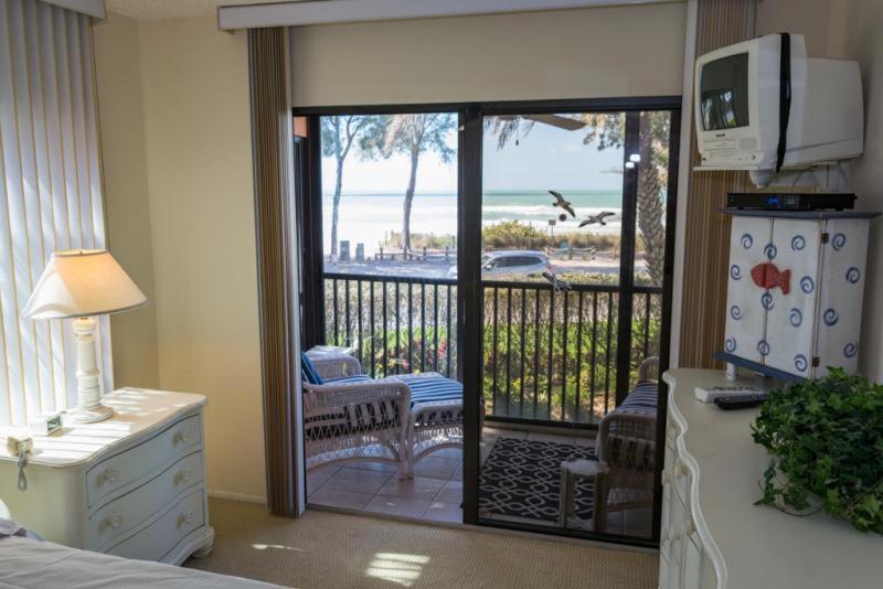 Coquina Moorings Two Bedroom Apartment, 102 * Bradenton Beach
