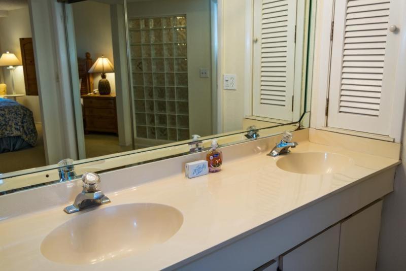 Coquina Moorings Two Bedroom Apartment, 102 Apartment Bradenton Beach