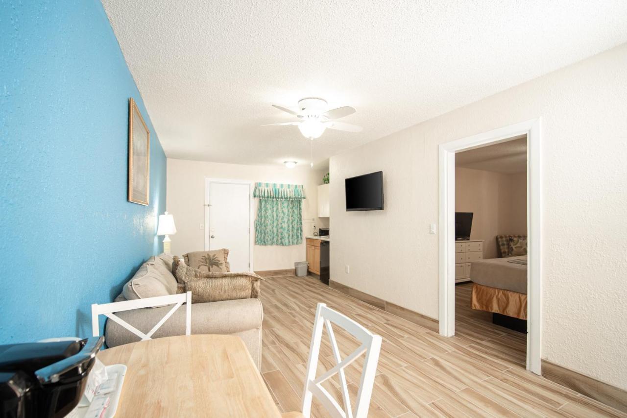 Island Sun & - Venice, Florida Historic Downtown & Getaway 2*
