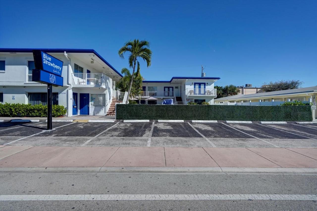 Hotel Blue Strawberry By The Sea