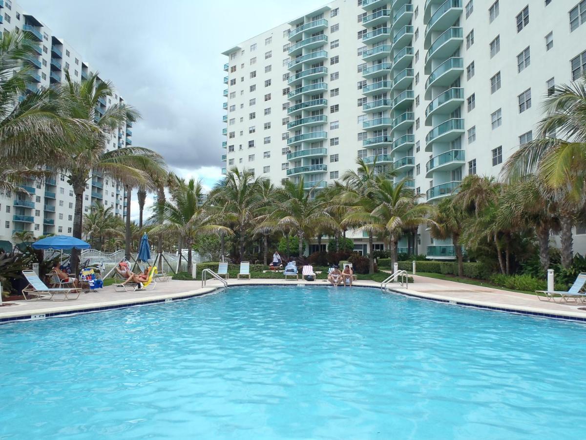 2 Bedrooms 2 Full Bathrooms Apt. On The Apartment