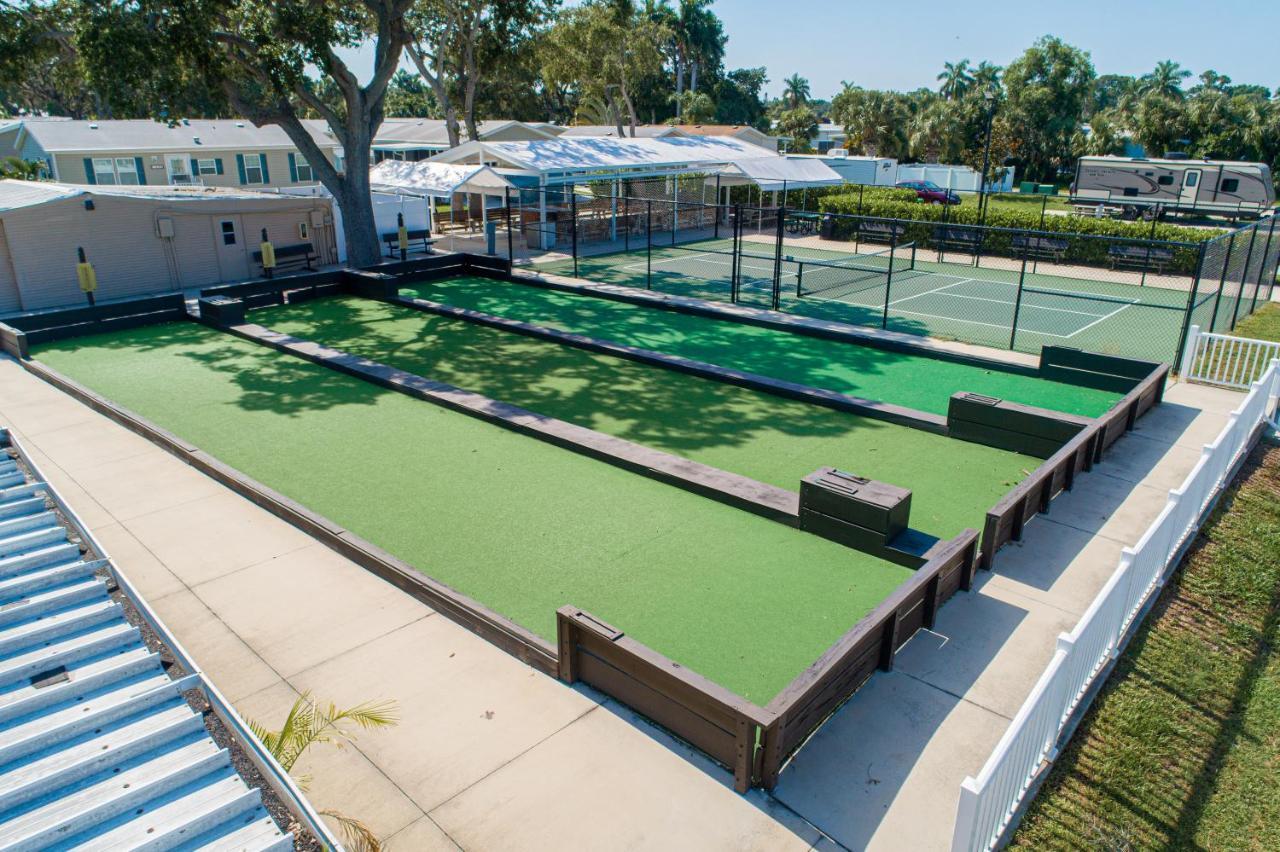 Holiday park Groves Rv 4*