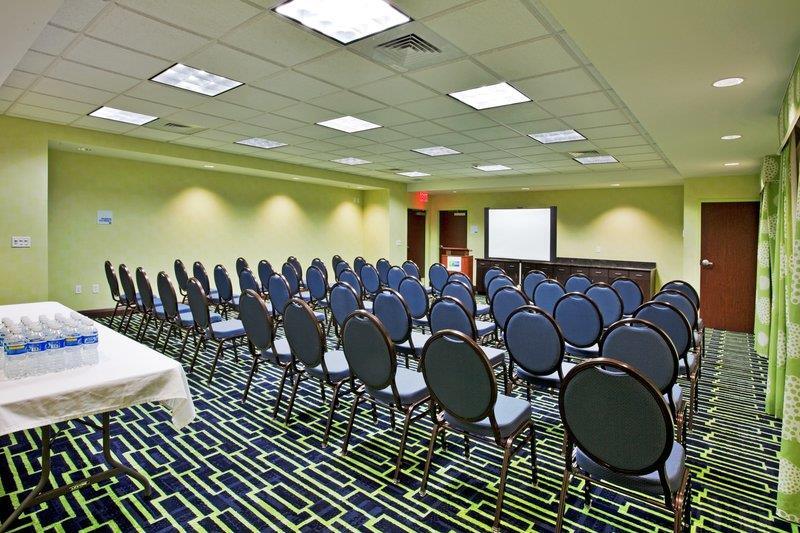Express & Orlando - Apopka By Ihg Forest City