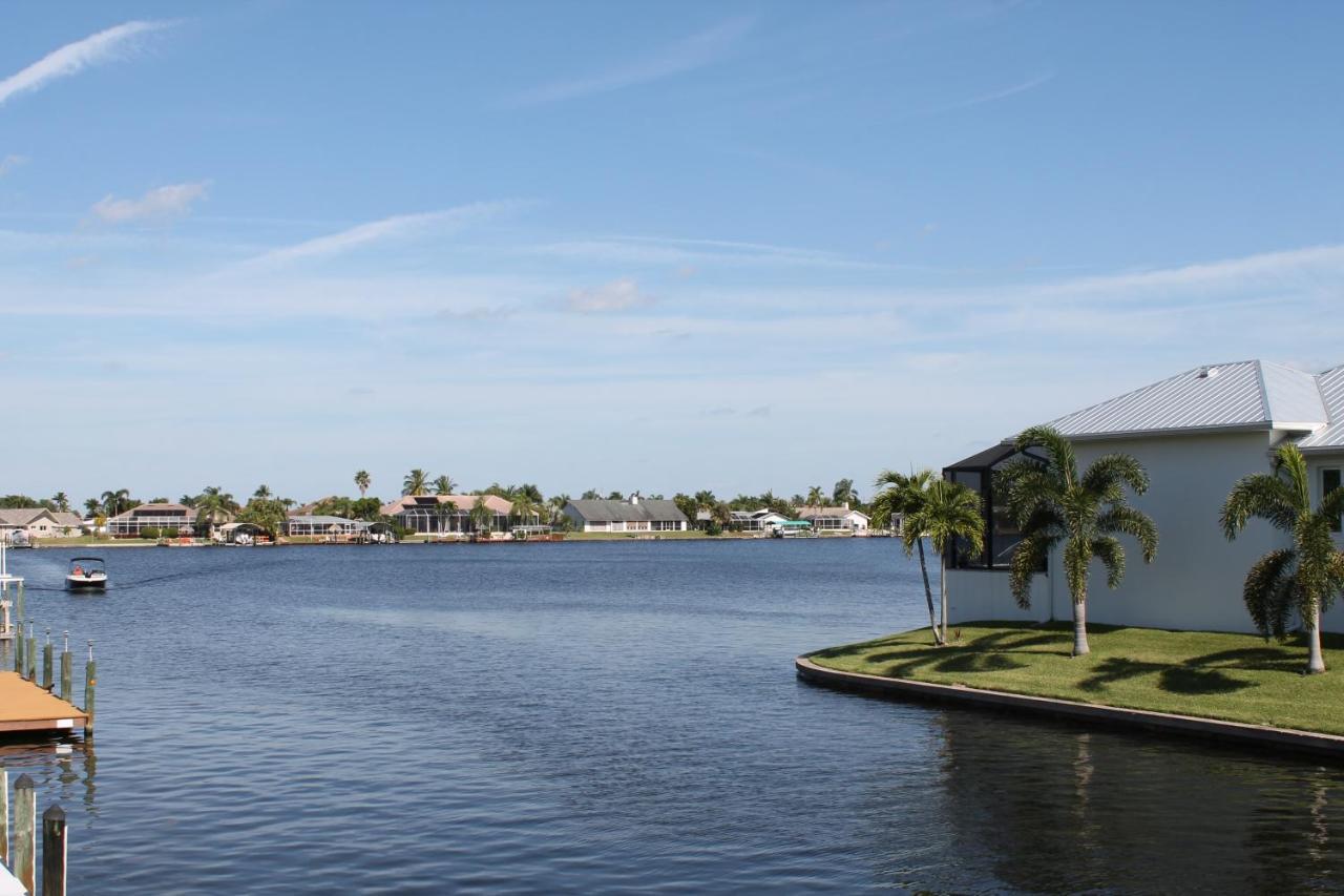 Holiday home Luxury Home, Hot Tub, Heated Pool, Tiki Bar - Spain Cape Coral