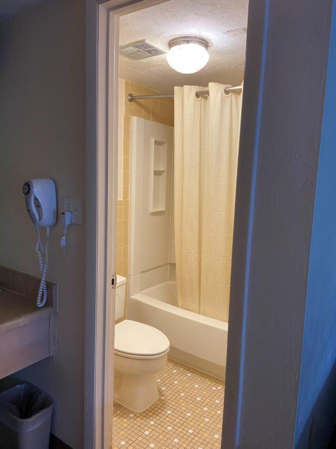 Buccaneer Motel 2*
