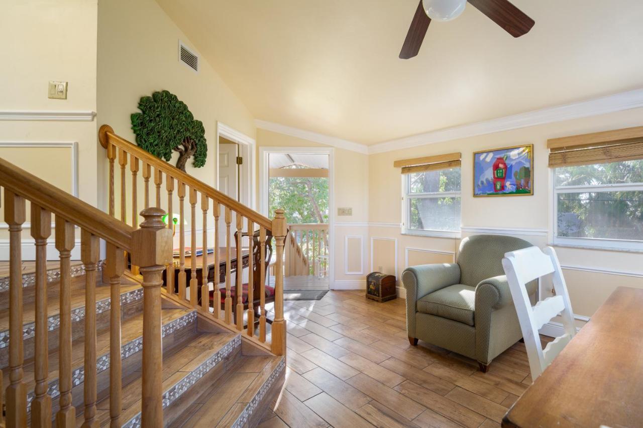 Home By Beach 5 - The Treehouse Holiday home Naples