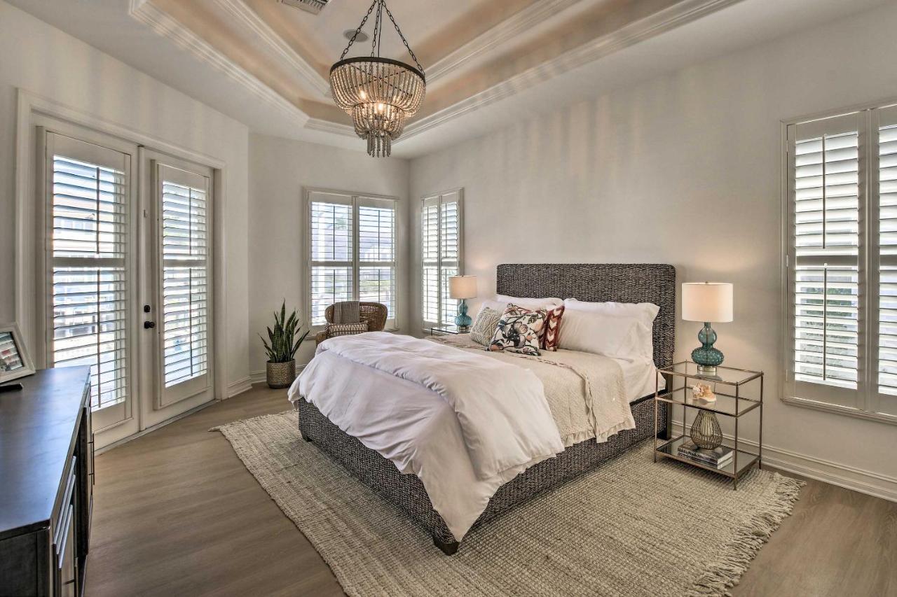Luxury Island Oasis With Pool And Dock, 1 Mi To Beach! * Marco Island