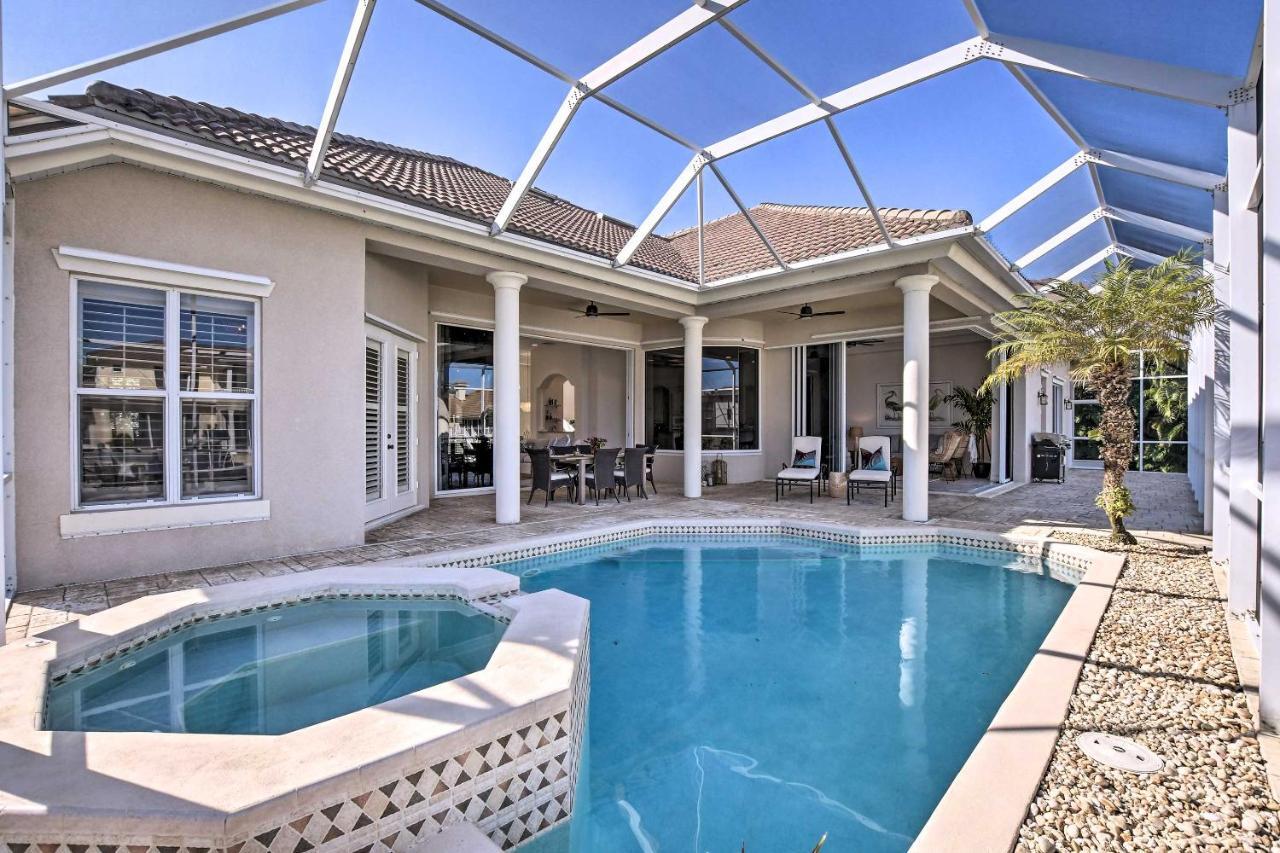 Luxury Island Oasis With Pool And Dock, 1 Mi To Beach! Holiday home *