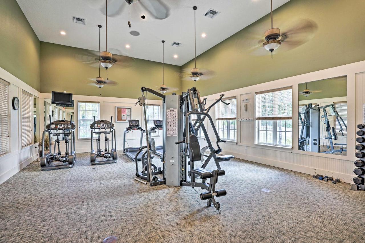 Apartment Riverfront Getaway With Amenities!