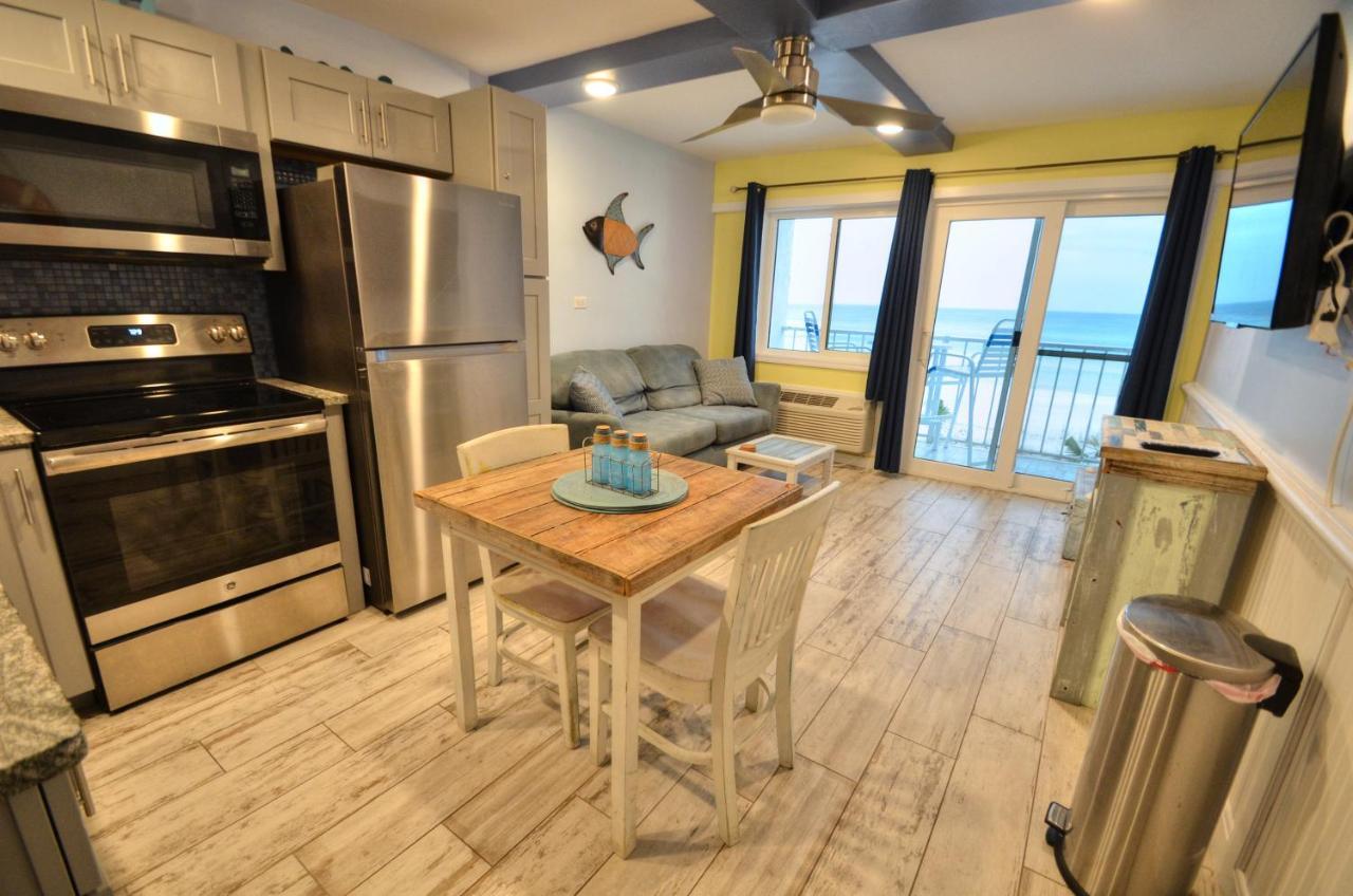 Emerald Apartment *