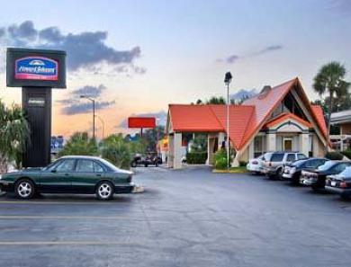 Howard Johnson Express North Busch Gar Hotel